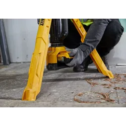 Dewalt Faro LED Con Treppiede XR 18V (Senza Batterie E Caricbatteria)