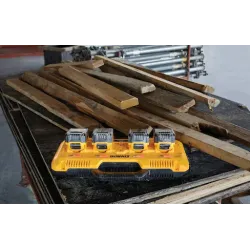 Dewalt Caricabatteria Rapido Universale a 4 Ingressi 8Ah