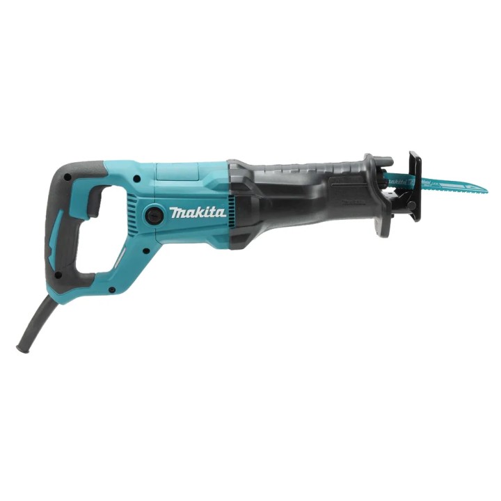 Makita JR3051TK en action coupe du bois vue opérateur