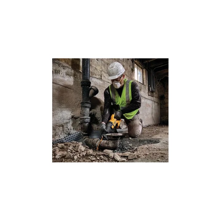 DEWALT DCS389T2-QW mettant en évidence le corps du moteur brushless