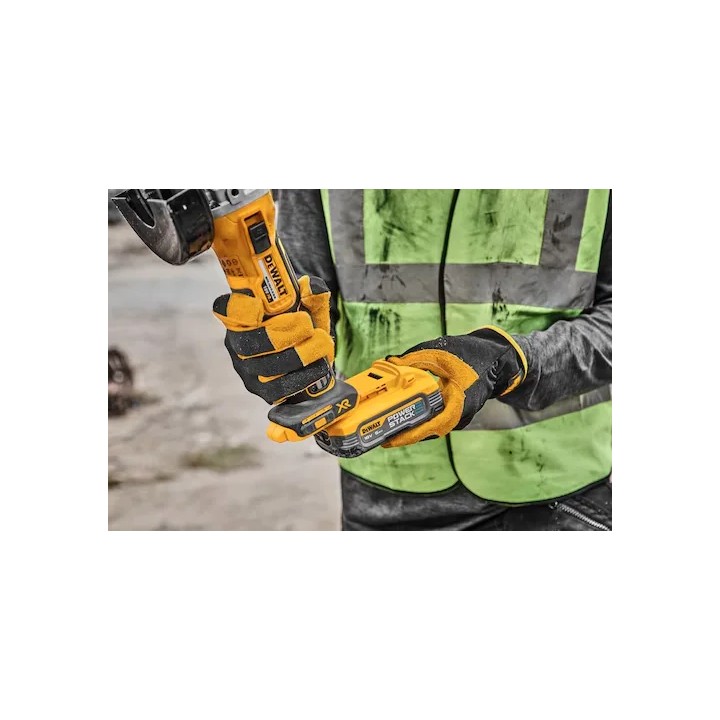 Particolare disco e protezione della smerigliatrice DEWALT 125 mm