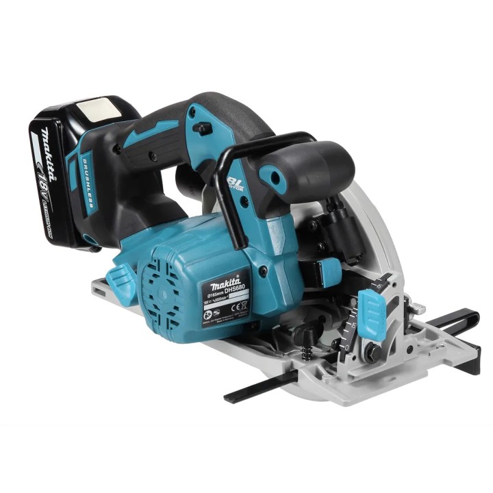 Détail de la lame et de l'alésage 20 mm Makita DHS680ZJ