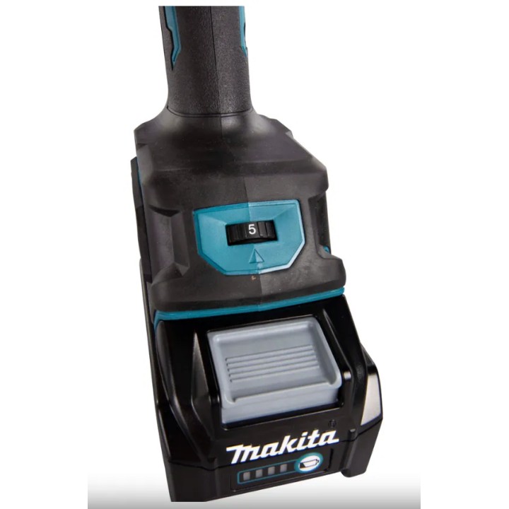 Particolare etichetta dati tecnici Makita GA023GZ01