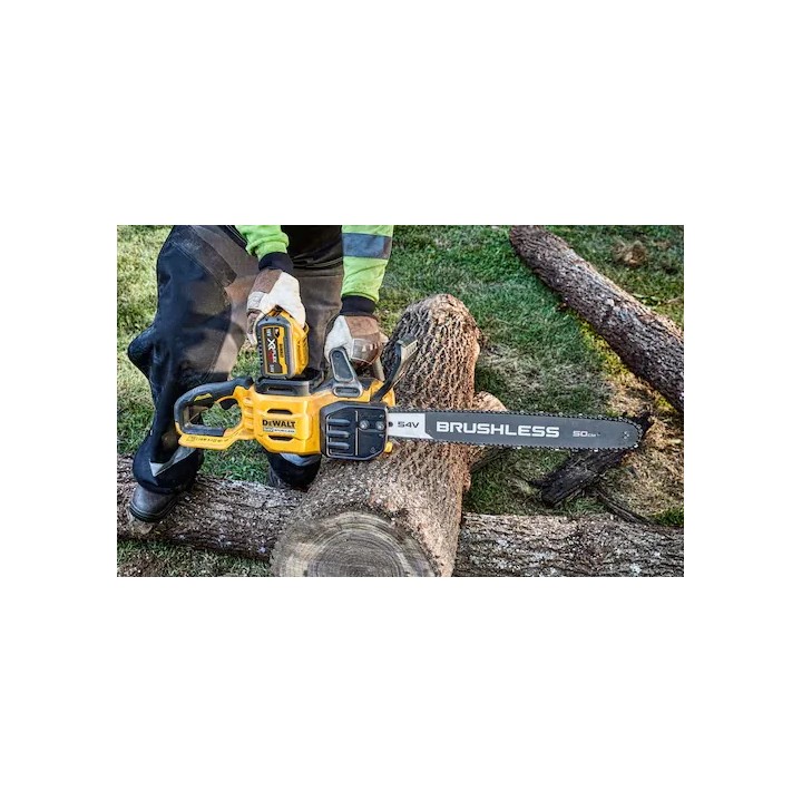 Vista frontale della barra 50 cm e della catena DEWALT pronta all'uso