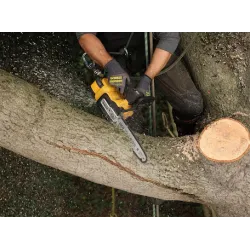 Tronçonneuse Dewalt 54V à poignée supérieure