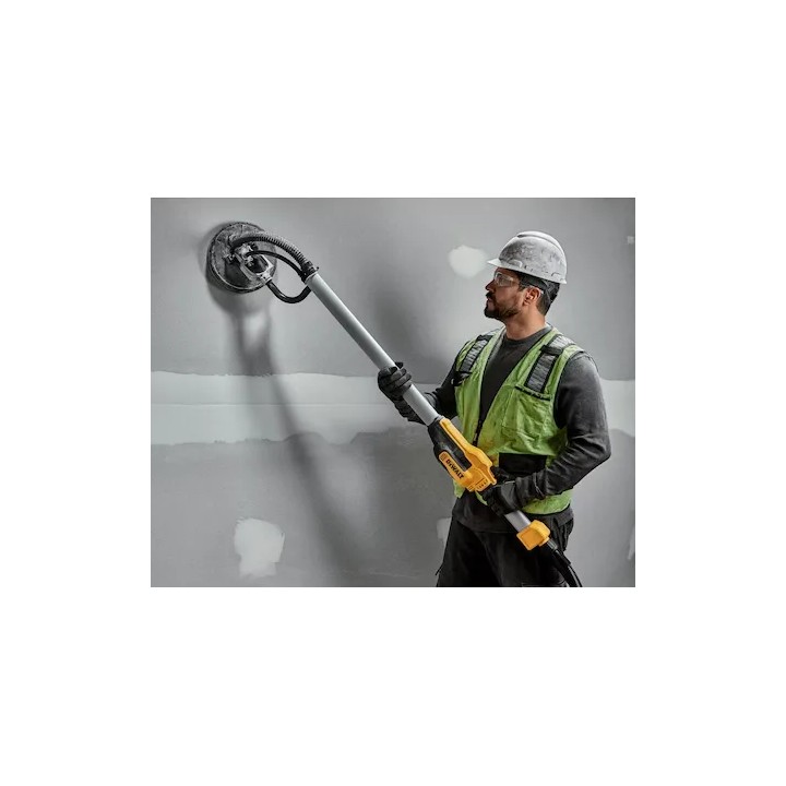 Dettaglio impugnatura e motore della levigatrice DEWALT DWE7800-QS