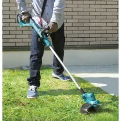 Coupe-bordures compact et facile à manier de Makita pour l'entretien des jardins et autres espaces verts