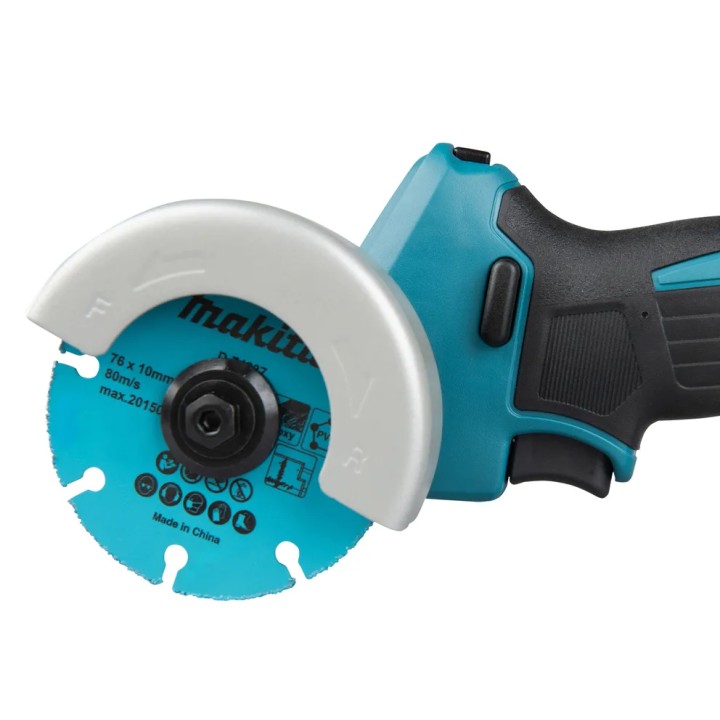 MAKITA DMC300ZJ area di lavoro illuminata dal LED