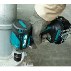 Clé à chocs compacte et efficace Makita, équipée d'un moteur sans balais avec 4 réglages de puissance.