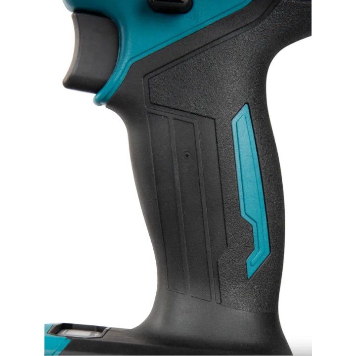 Makita HP003GU201 in uso su parete, percussione attiva