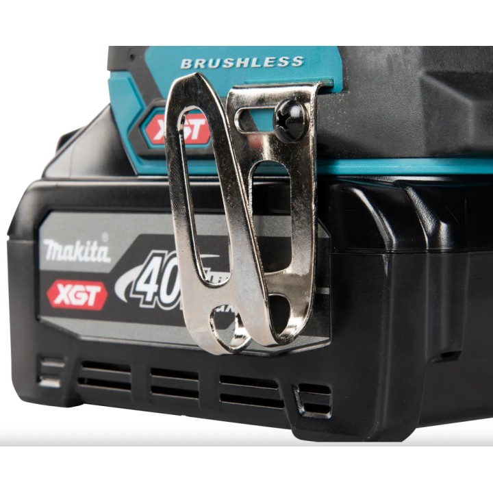 Makita HP003GU201 in applicazione su metallo, foratura