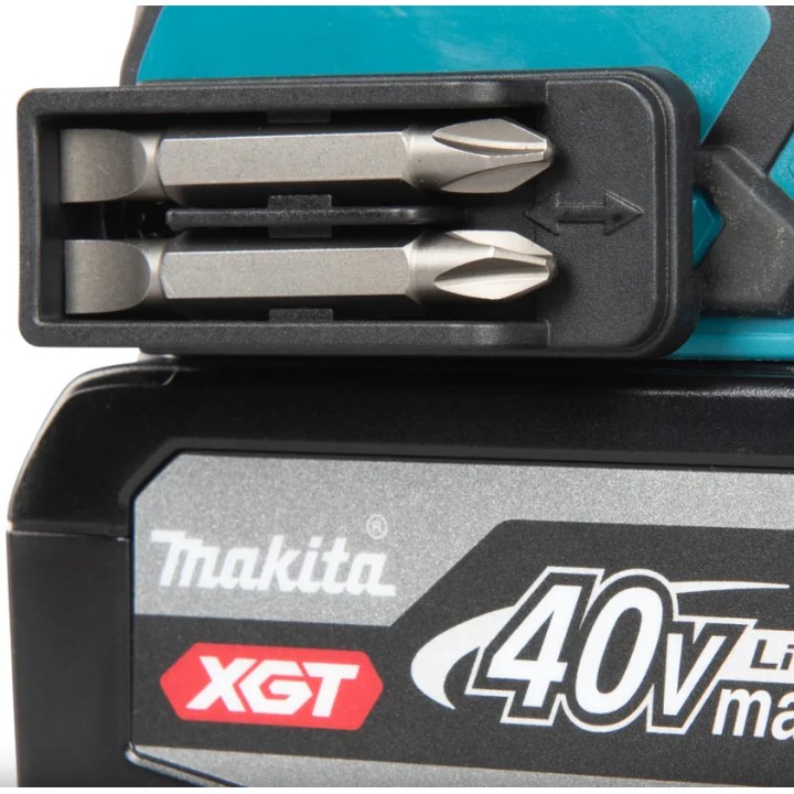 Dettaglio impugnatura e superficie antiscivolo Makita HP003GU201