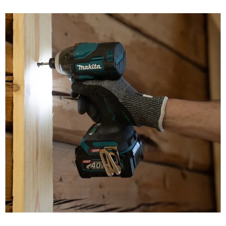 Makita TD004GD201 particolare LED e area lavoro illuminata