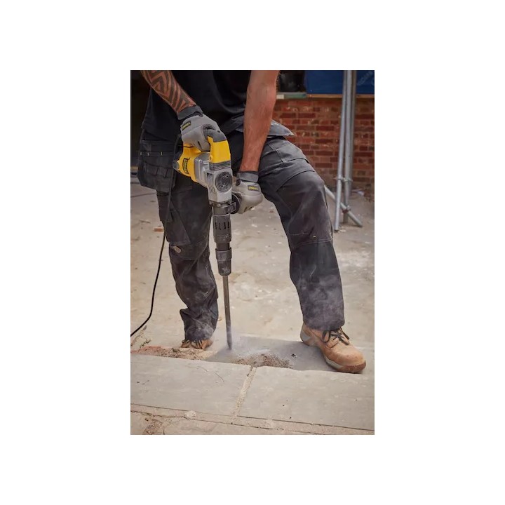 Détail de l'embout SDS‑MAX du marteau STANLEY FATMAX