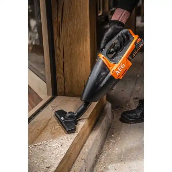 Aspirateur compact 18V Aeg