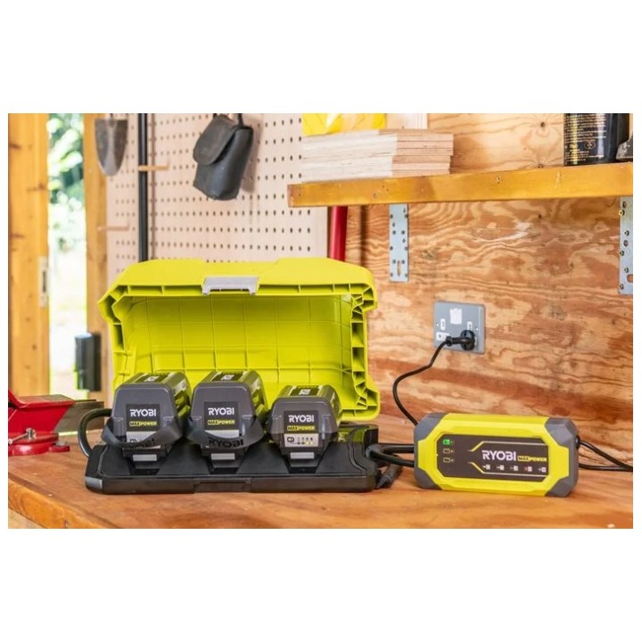 Zaino RYOBI 36V con tre alloggiamenti per batterie, vista laterale
