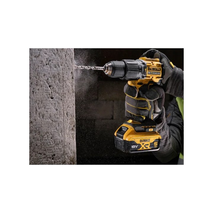 Impugnatura e LED sul piede dell'utensile DEWALT DCD100YP2T-QW