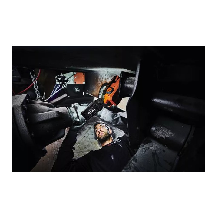 Torcia magnetica AEG 18V, vista laterale con clip da cintura