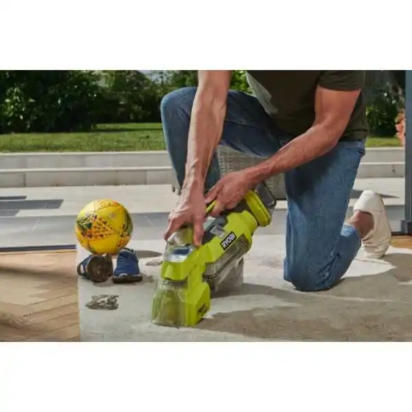 Détachant multi-surfaces alimenté par batterie Ryobi