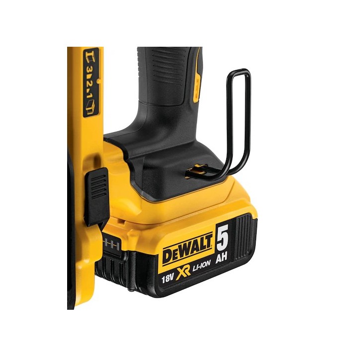 Chiodatrice DEWALT 18V XR dettaglio impugnatura e corpo macchina