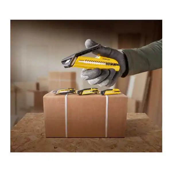 Stanley Cutter 18mm Con Sistema Spezza Lama Integrato (Versione Base)