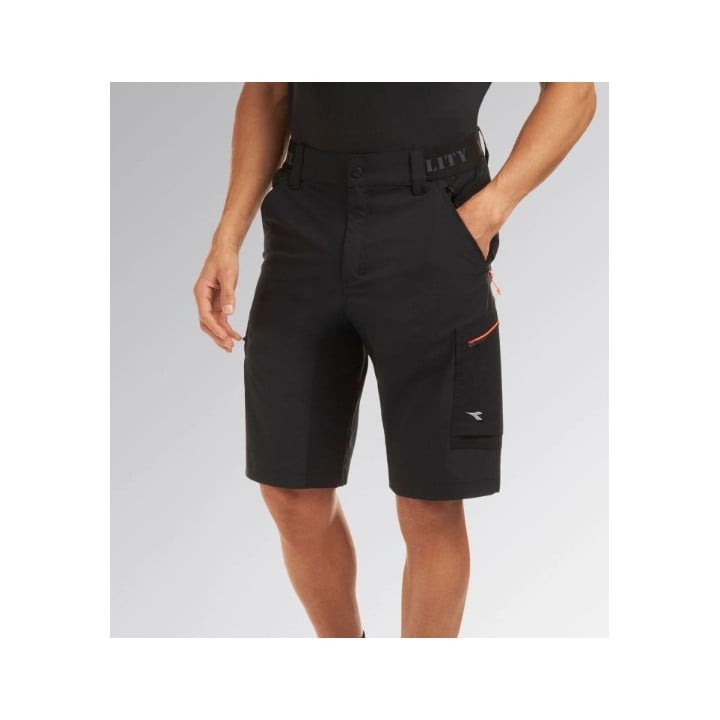 Bermuda DIADORA Shadow particolare tessuto ripstop ed inserti elastici