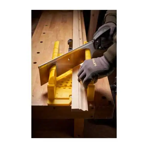 Stanley Coupe-cadre  ABS Avec Scie