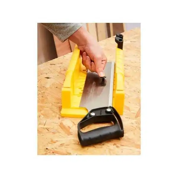 Stanley Coupe-cadre  ABS Avec Scie