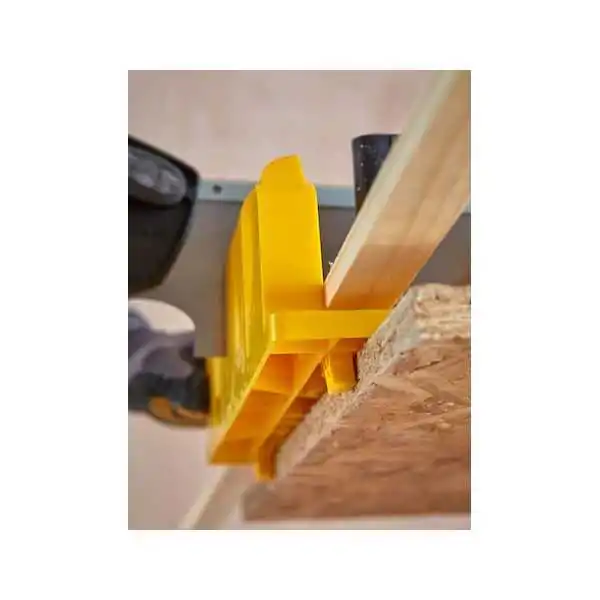 Stanley Coupe-cadre  ABS Avec Scie