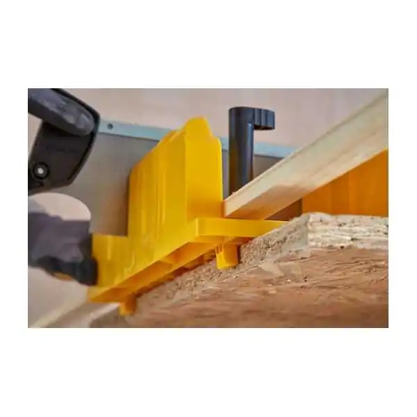 Stanley Coupe-cadre  ABS Avec Scie