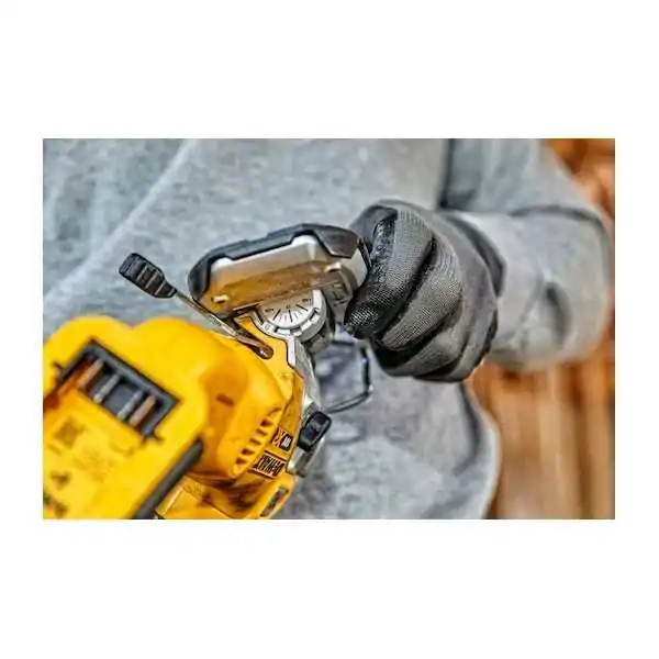 Dewalt Kit 2 Utensili XR 18V ​​4Ah + 2Ah Li-Ion Brushless - Trapano A Percussione Compatto  - Seghetto Alternativo