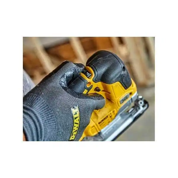 Dewalt Kit 2 Outils XR 18V ​​​​​​4Ah + 2Ah Li-Ion Brushless - Perceuse à Percussion Compacte - Scie Sauteuse