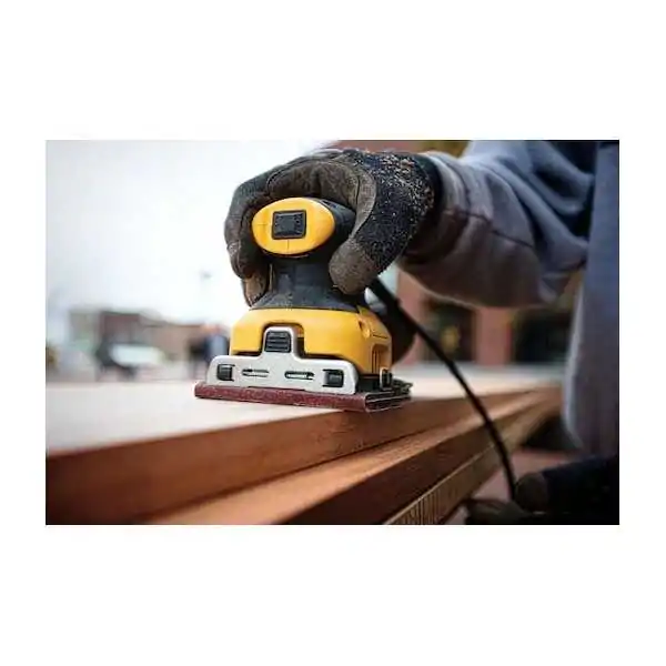 Dewalt Levigatrice Orbitale 1/4 Foglio 230W
