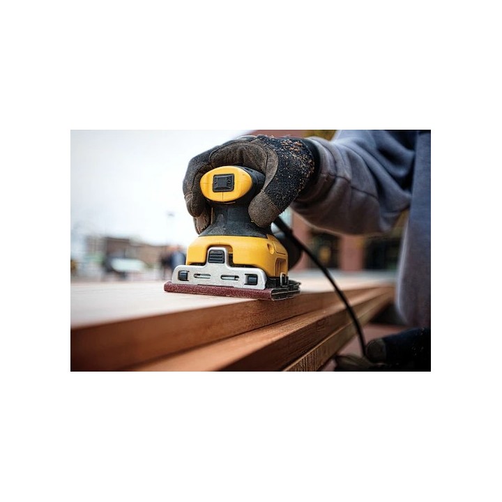 DEWALT DWE6411-QS dettaglio del contrappeso anti vibrazioni