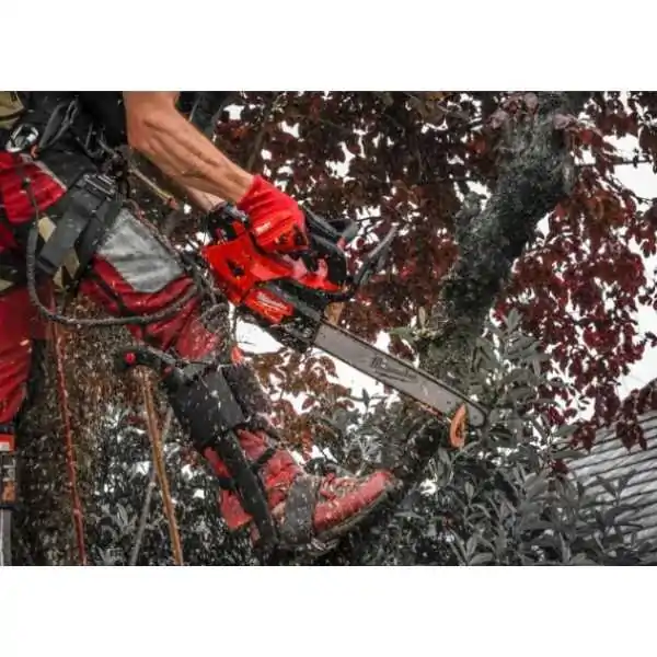 Milwaukee Scie électrique Barre 18 Volts 30cm 8 Ah