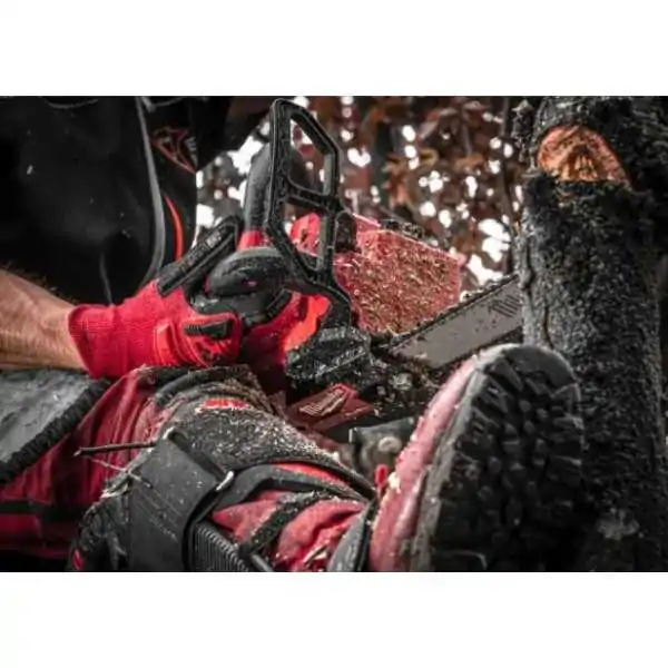 Milwaukee Scie électrique Barre 18 Volts 30cm 8 Ah