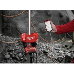 Milwaukee Tour D'éclairage LED Multidirectionnelle Avec Trépied M18™ 6 000 Lumens Milwaukee Tour D'éclairage LED Multidirectionnelle Avec Trépied M18™ 6 000 Lumens