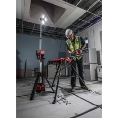 Milwaukee Tour D'éclairage LED Multidirectionnelle Avec Trépied M18™ 6 000 Lumens Milwaukee Tour D'éclairage LED Multidirectionnelle Avec Trépied M18™ 6 000 Lumens