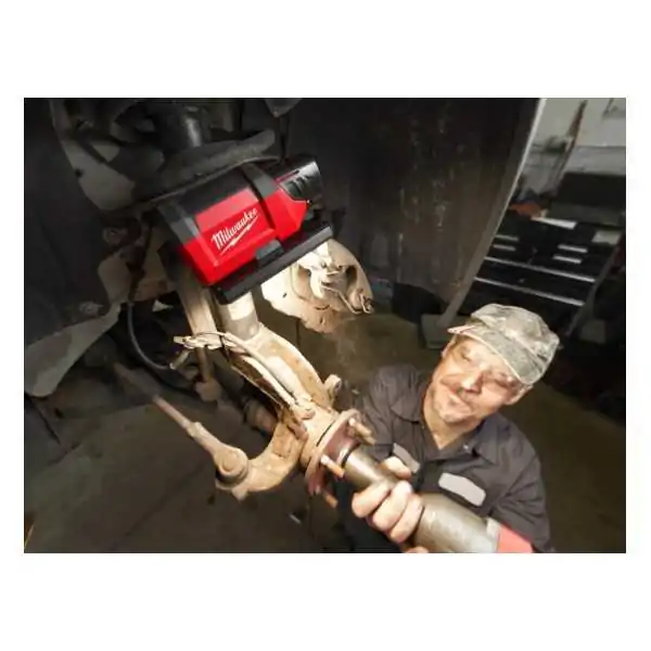 Milwaukee Phare LED Rotatif  M12™ Milwaukee Phare LED Rotatif  M12™