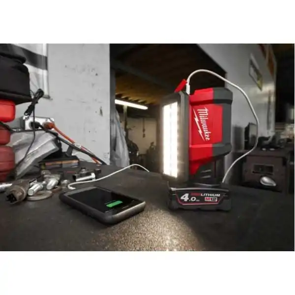 Milwaukee Phare LED Rotatif  M12™ Milwaukee Phare LED Rotatif  M12™