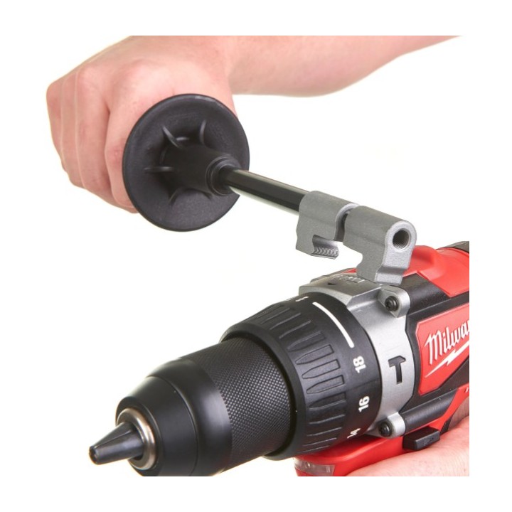 Contenu du kit: 2 batteries M18 B5, chargeur M12-18 FC et valise