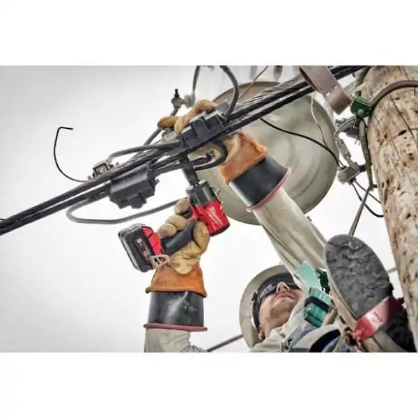 Milwaukee Avvitatore Ad Impulsi A Media Coppia M18 FUEL™ ATTACCO ½″ F Milwaukee Avvitatore Ad Impulsi A Media Coppia M18 FUEL™ ATTACCO ½″ F