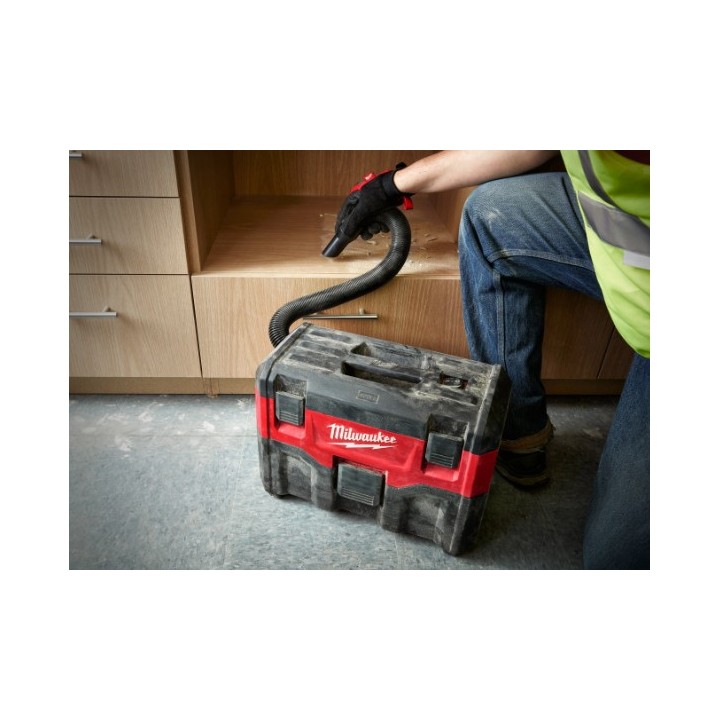 Milwaukee aspiratore M18 lato con indicazione capacità 7,5 L