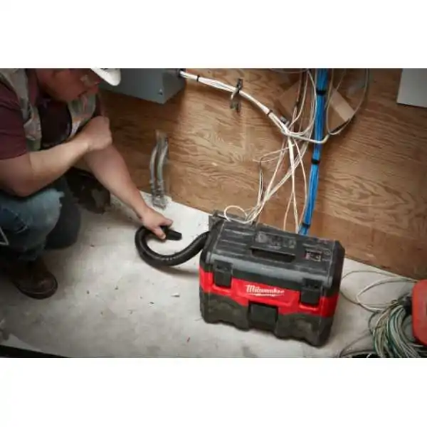 Milwaukee Aspirateur Eau/Poussière  M18™ Milwaukee Aspirateur Eau/Poussière  M18™