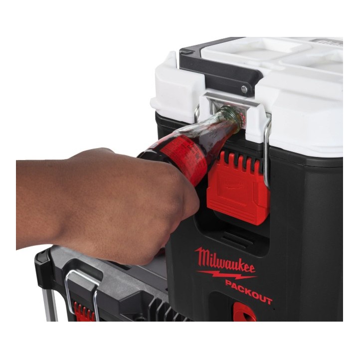 Contenitore termico PACKOUT™ impilato con altri moduli del sistema