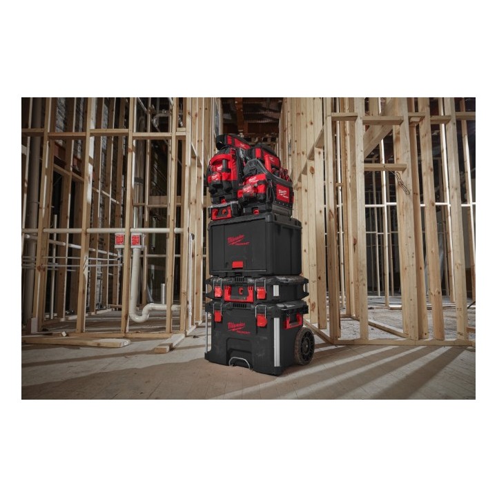 Interno del baule PACKOUT™ MILWAUKEE con spazio utile