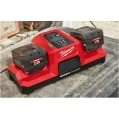 Milwaukee M18 FORGENRG-802DBSC Kit Energy Forge 2pz M18 FB8 18V 8Ah + Caricabatterie Doppio Milwaukee M18 FORGENRG-802DBSC Kit Energy Forge 2pz M18 FB8 18V 8Ah + Caricabatterie Doppio