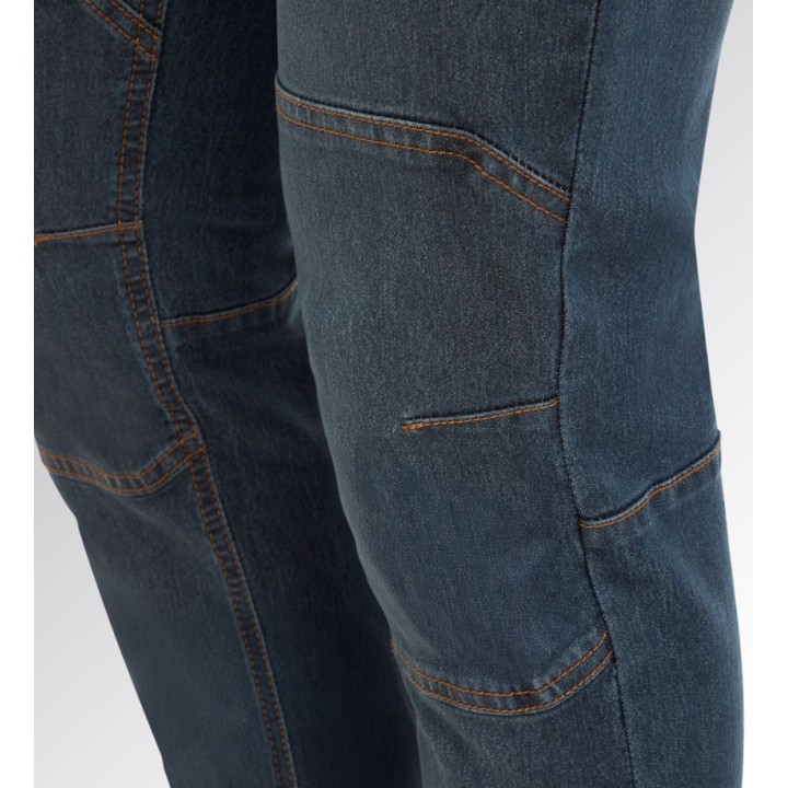 Pantalon Diadora Stone Lite Plus porté, montrant la coupe ergonomique