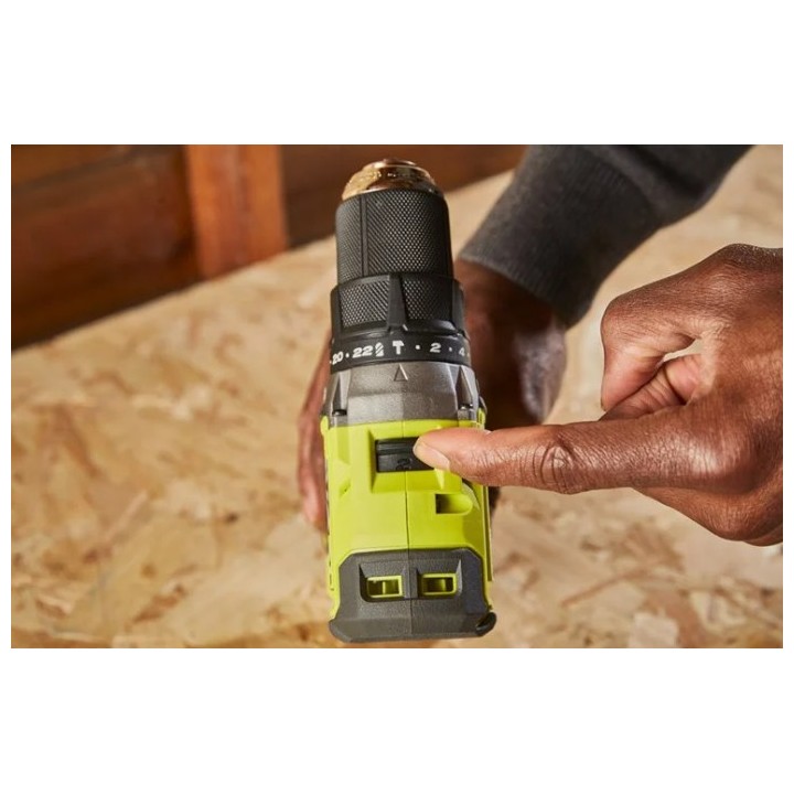 Trapano a percussione RYOBI ONE+ 18V vista frontale e impugnatura