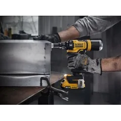 Dewalt Rivettatrice 4.8mm XR 18V BRUSHLESS Dewalt Rivettatrice 4.8mm XR 18V BRUSHLESS